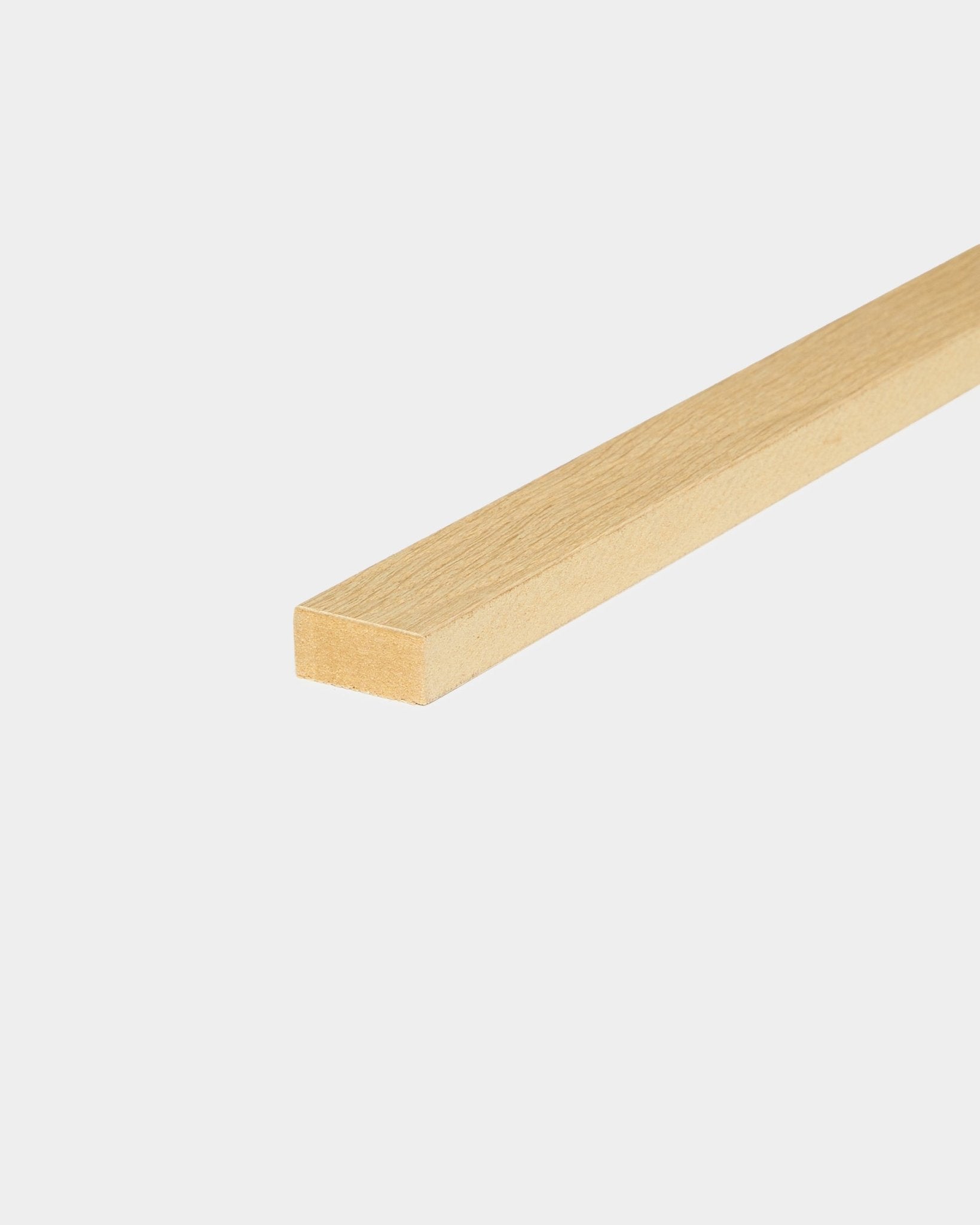 WoodUpp Lamella Classic Oak installatiedeel, 240 cm, licht brown hout—voor Akupanel afwerking of vervanging van latten, compatibel met Nordic Akoestisch paneel systemen.