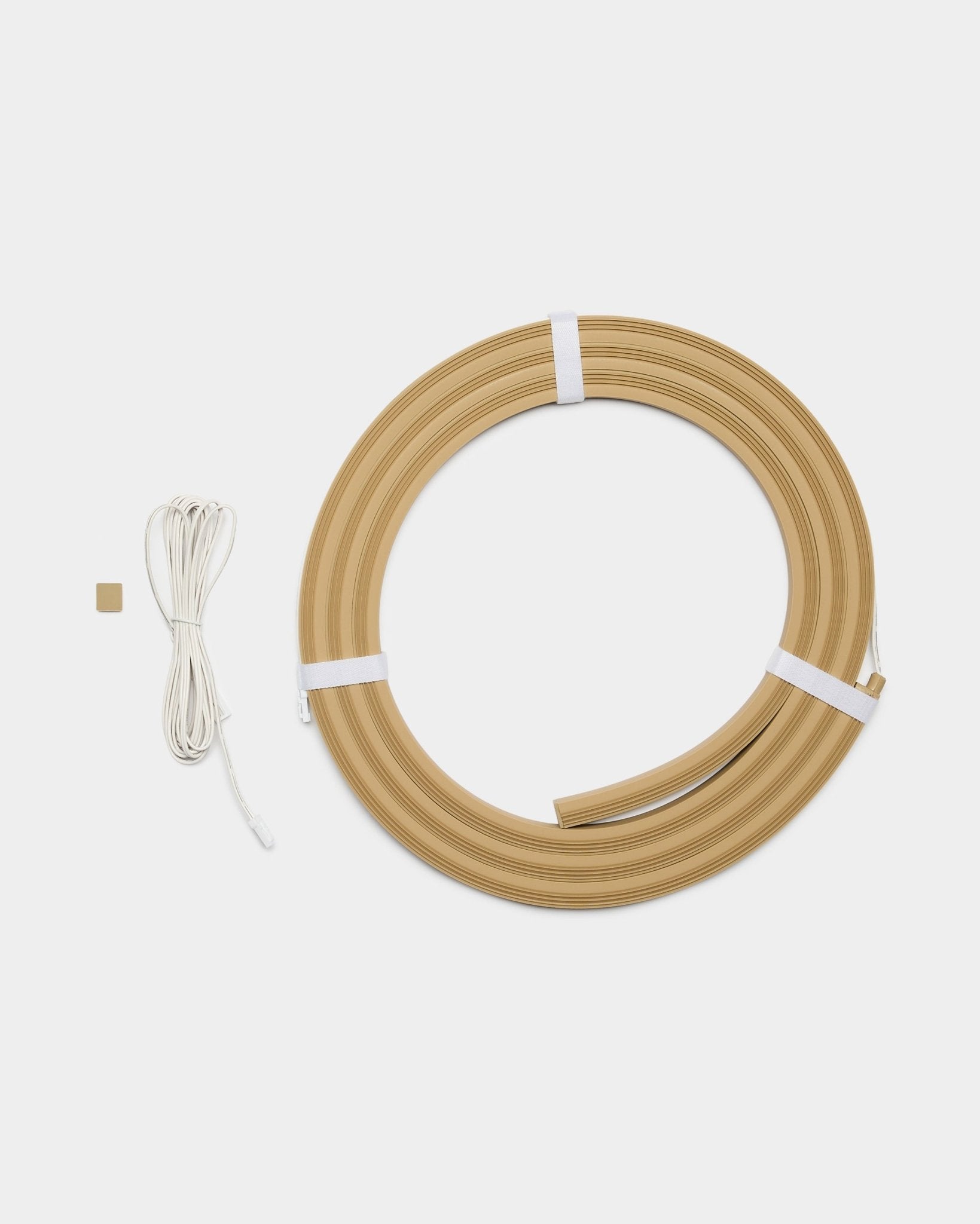 WoodUpp Lumi ledstrip in beige, 240 cm lang, ontworpen voor integratie met Akupanel akoestische panelen of andere WoodUpp ledprojecten.