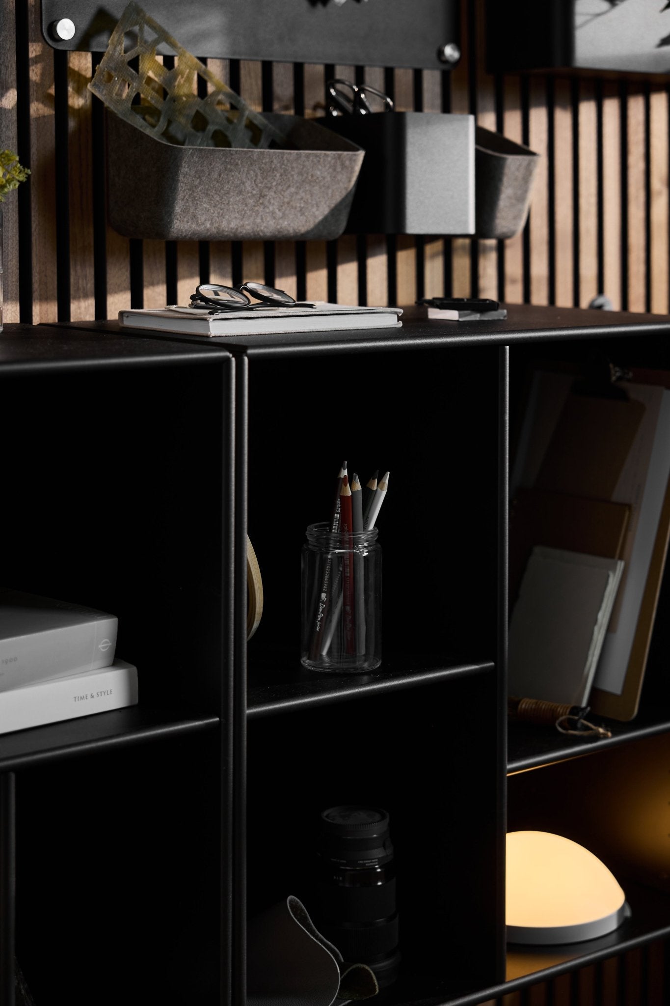 Arka | Open Cabinet / Black
