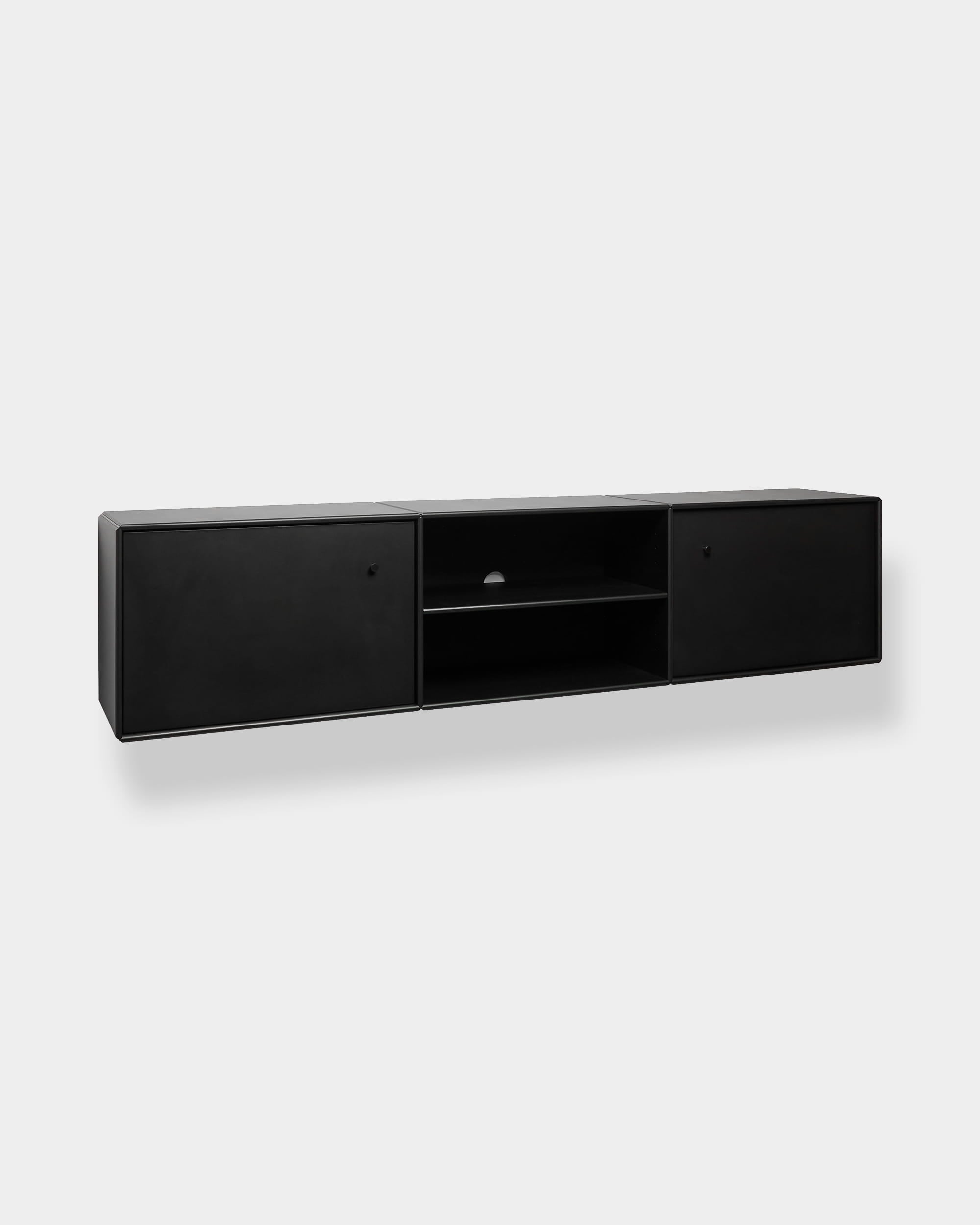 WoodUpp Arka tv-meubel in zwart met modulair ontwerp, kabelbeheer, twee gesloten kasten en open planken voor overzichtelijke opbergruimte.