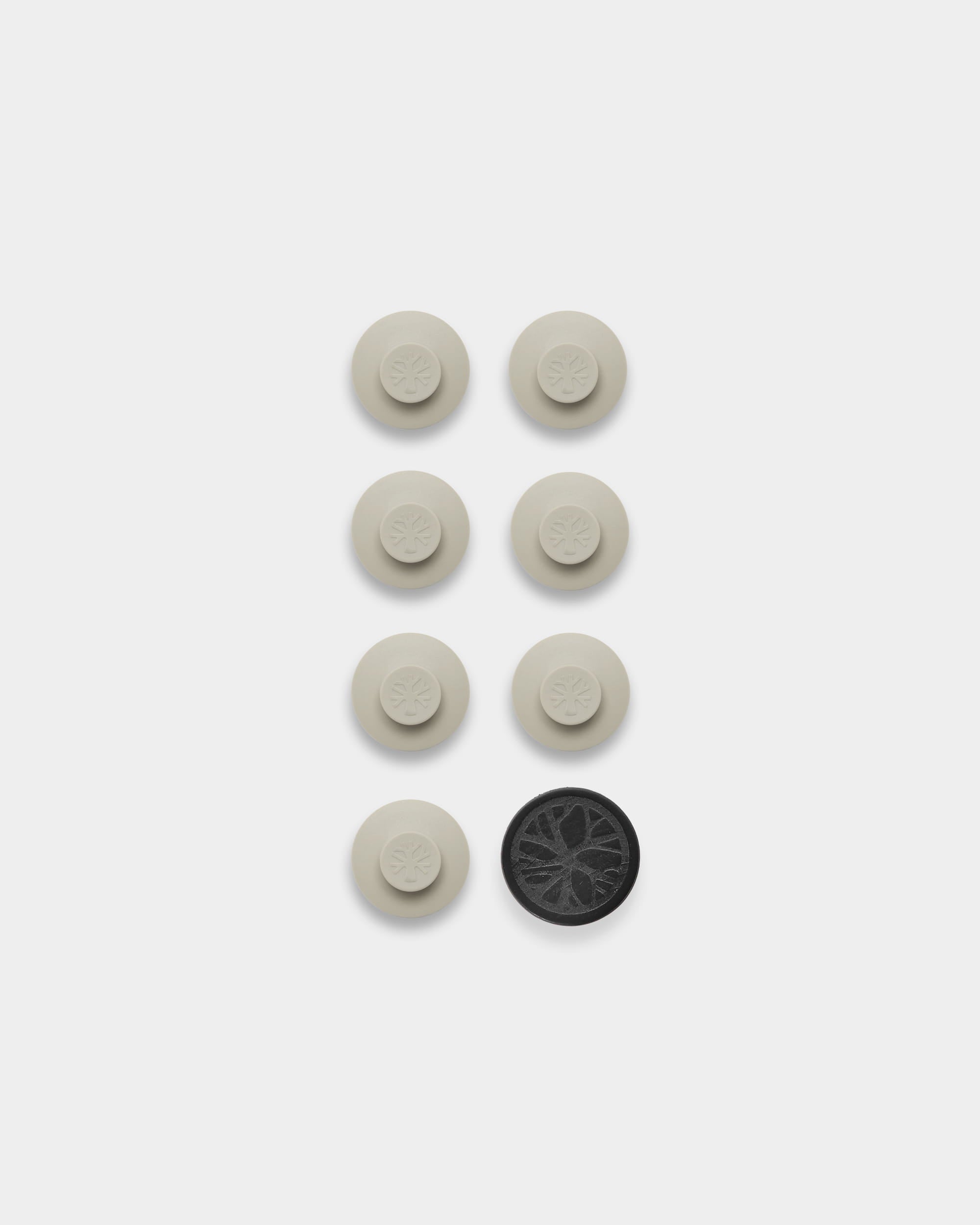Dupps van WoodUpp: 7 beige ronde knoppen (Light) en 1 stuk gereedschap voor het bevestigen van akoestische panelen met nylon haken of Akupanel.