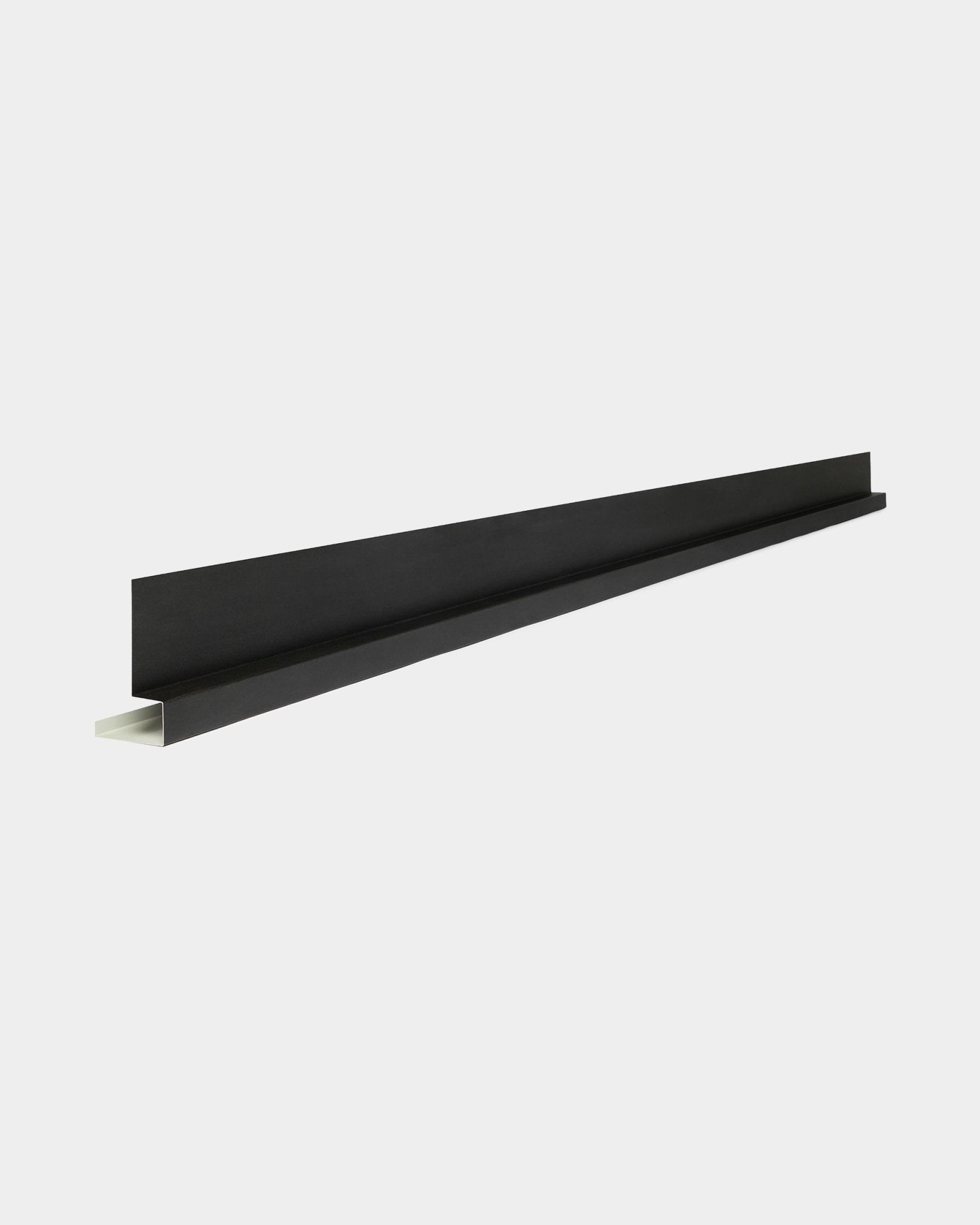 WoodUpp Aluwood End Corner, 240 cm: black L-vormig mat aluminium profiel voor het verbinden of afwerken van Aluwood-gevelpanelen of akoestische panelen op elke ondergrond.